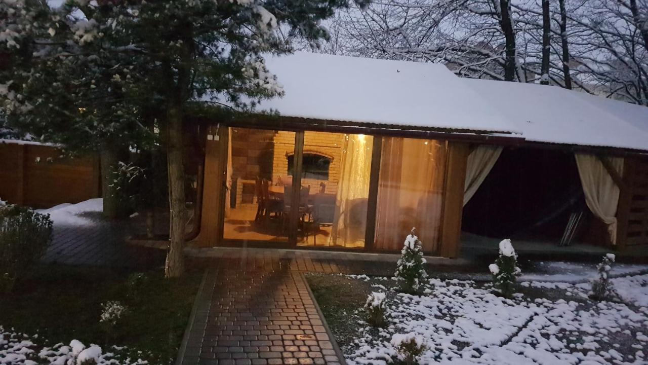 Отель U Neli Солочин Экстерьер фото